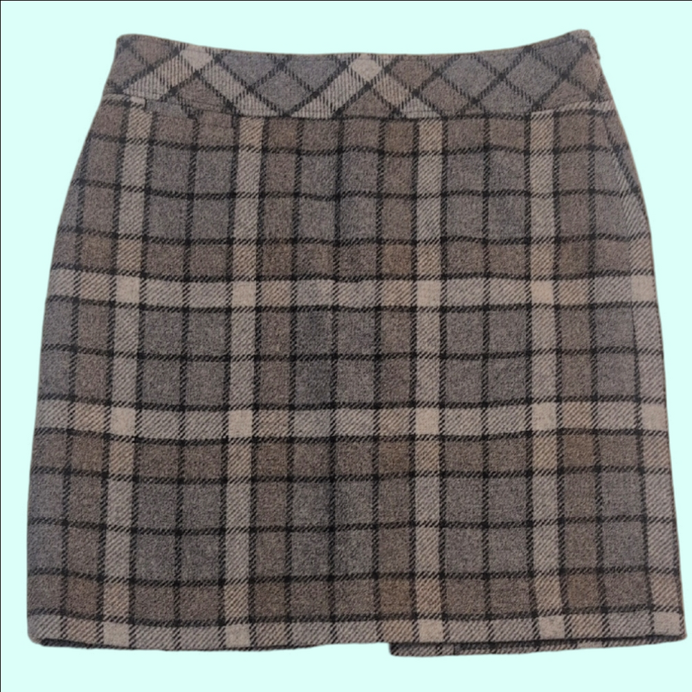 L.L. Bean Plaid Gray Skirt. Side Zip. Fully Lined.